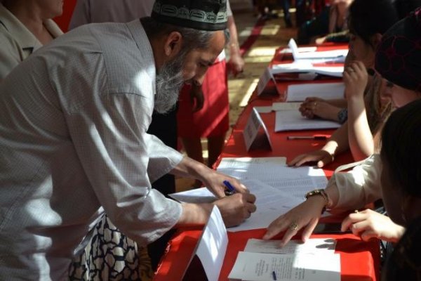 Большинство голосующих в Душанбе поддерживают поправки в Конституцию Таджикистана