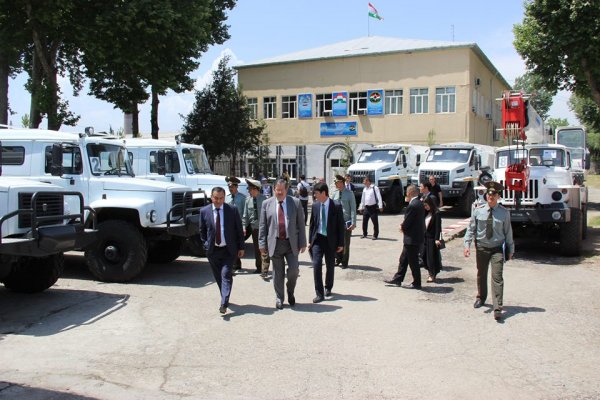 Россия передала Таджикистану аварийно-спасательную технику