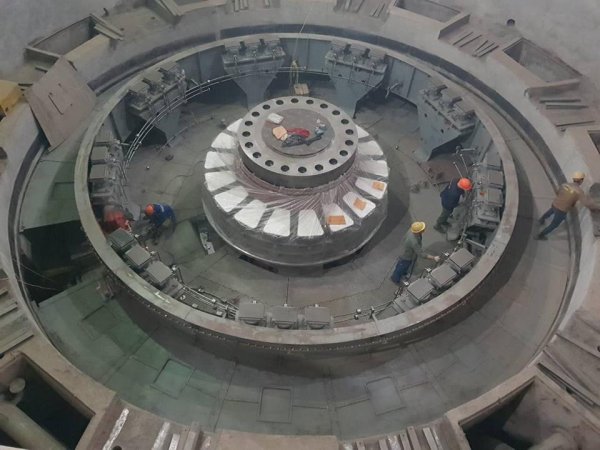 На Рогунской ГЭС смонтирован ротор агрегата, который должен заработать осенью этого года
