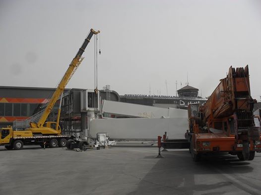 В новом терминале аэропорта Душанбе приступили к установке телескопических трапов
