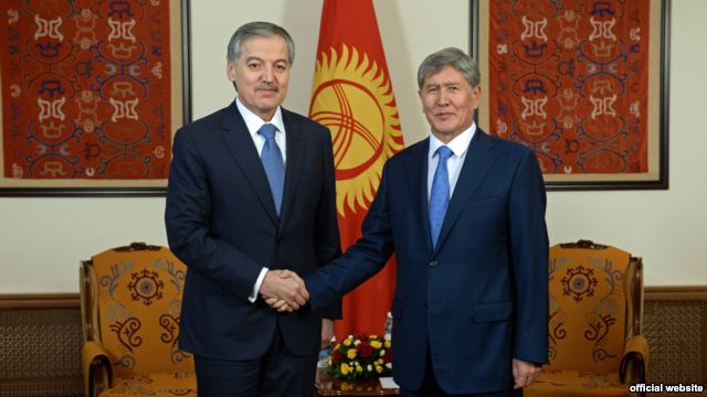 Атамбаев высказался за «конструктивный и взвешенный подход» в проблемах РТ и КР