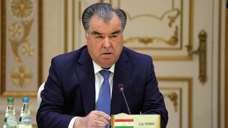 Президент Таджикистана отменил распоряжение Антимонопольной службы