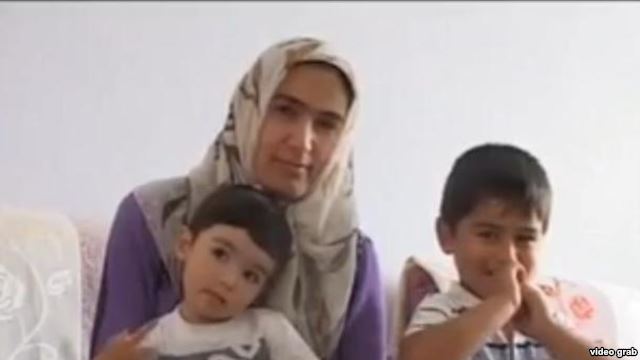 Жена и дети муджахида просят его вернуться к семье