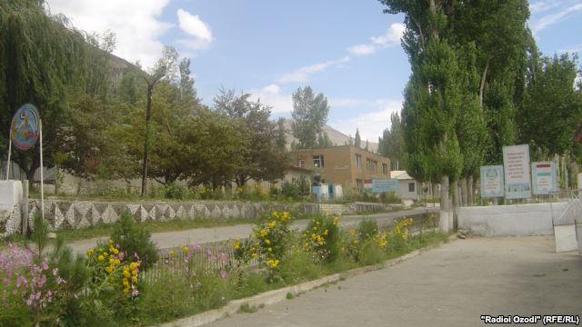 Замглавы МВД Таджикистана встретился с протестующими жителями Ишкашима