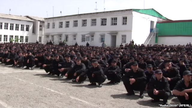 В таджикских тюрьмах 