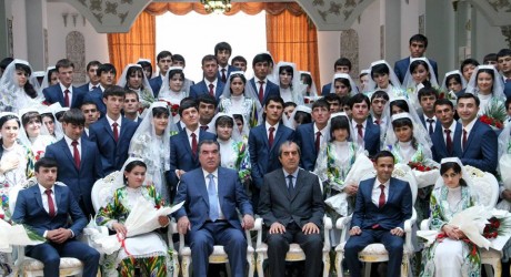 Душанбе готовится ко Дню национального единства