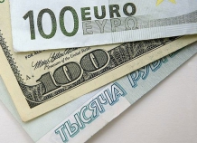 Доллар в Таджикистане дорожает, а рубль и евро обесцениваются