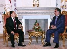 Эмомали Рахмон попрощался с послом Кыргызстана