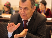 В Таджикистане не хватает 450 учителей