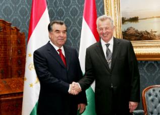 Президент Таджикистана находится с официальным визитом в Венгрии