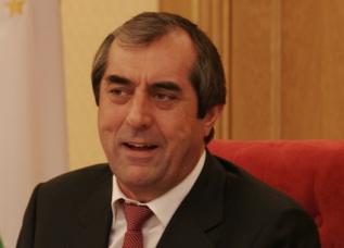 Мэр Душанбе выразил признательность журналистам за участие в решении проблем города