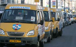 Таджик-водитель перевозил жителей Екатеринбурга в неисправном автобусе