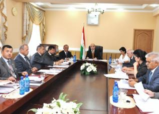 Парламентский совет Таджикистана рассмотрел изменения в закон «Об оружии»