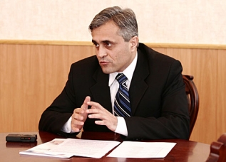 Сухроб Шарипов предлагает проверить сотрудников ГКНБ на профпригодность