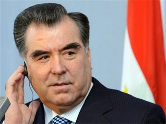 Президент Таджикистана уверен во вреде мобильных телефонов