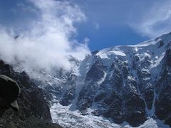 В Джиргатальском районе при восхождении в горы погиб российский альпинист