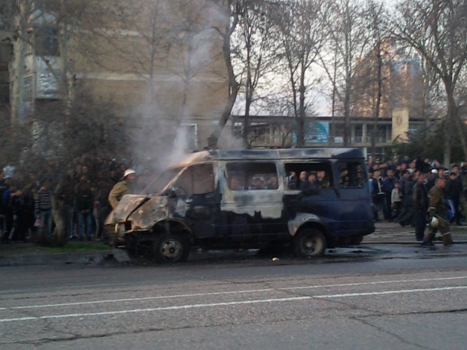 Душанбе дотла сгорела автомашина «Газель»