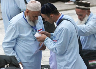 Комитет по делам религии приступил к регистрации таджикских паломников