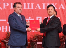 Президент Таджикистана стал почетным гражданином китайского города Шанхан