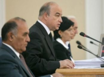 Таджикский парламент отложил рассмотрение законопроекта о внесении поправок в закон «О борьбе с терроризмом»