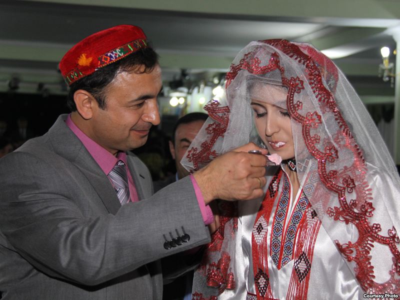 В столице Таджикистана состоится бракосочетание 60 молодых пар