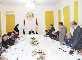 Президент Э. Рахмон провёл рабочее совещание