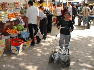 В Душанбе образованы комиссии по контролю цен на рынках