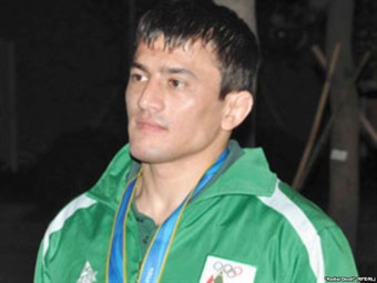Расул Бокиев победил в первой схватке