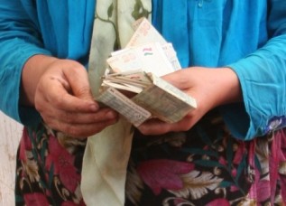В Таджикистане в 2,5 раза повысят размер минимальной зарплаты