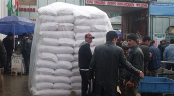 Цены на муку в Душанбе достигли рекордных отметок – 180 сомони за мешок