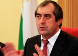 Спикер верхней палаты парламента Таджикистана принял чешских сенаторов
