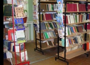 Труженики Курган-Тюбе пополнили книжный фонд городской библиотеки