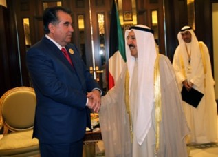 Эмомали Рахмон встретился с эмиром Кувейта