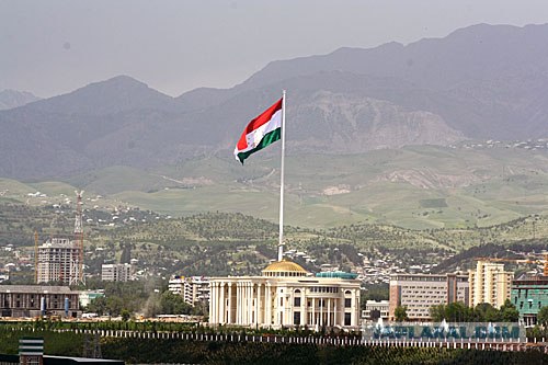 Таджикистан отмечает День Флага