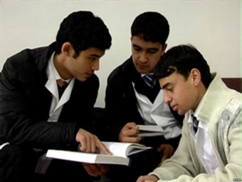 Молодежь Таджикистана призывает бороться с коррупцией в системеобразования