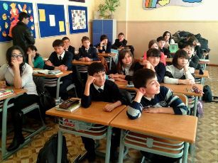 Ученики старейшей школы Душанбе приняли участие в "МегаУроке" от «МегаФона»