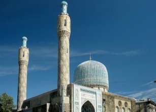 На севере Таджикистана избили имам-хатиба из-за строительства мечети
