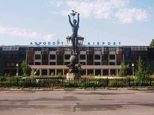 Душанбинский аэропорт приступил к работе по штатному расписанию