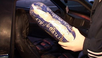 В Душанбе в бензобаке автомашины обнаружено около 6 кг героина