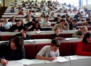 Из Института финансов и экономики Таджикистана отчислены 524 студента