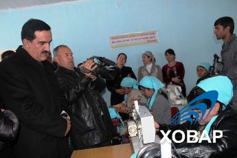 М. Махмадаминов поддержал женщин-инвалидов Бохтара