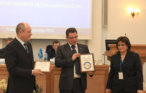 Узбекский специалист помогает таджикским тренерам получить международные сертификаты АФК
