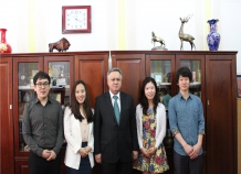 Южнокорейские студенты приходят практику в ТПП Таджикистана