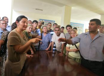 Члены таджикского общества глухонемых просят их не выселят, иначе они намерены устроить акцию протеста
