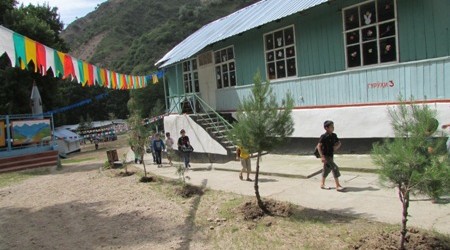 Двери летних загородных лагерей Таджикистана открыты до 20 августа