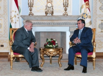 Президент Таджикистана принял посла России