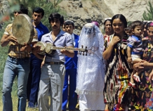 Свадебные певцы в Таджикистане должны ежемесячно платить налоги в размере $113