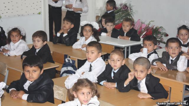Этнические узбеки хотят получать образование на таджикском языке