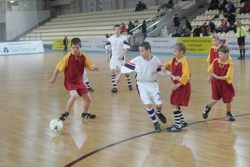В Душанбе стартовал республиканский турнир по мини-футболу среди детей