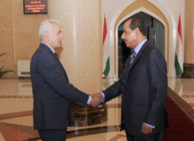 Зарифи принял верительные грамоты первого посла Катара в Таджикистане